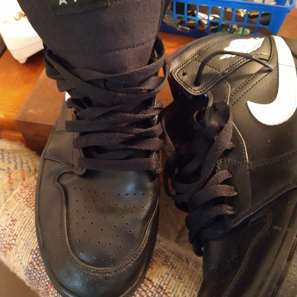 Nike Air Jordans - Picture 2 of 3